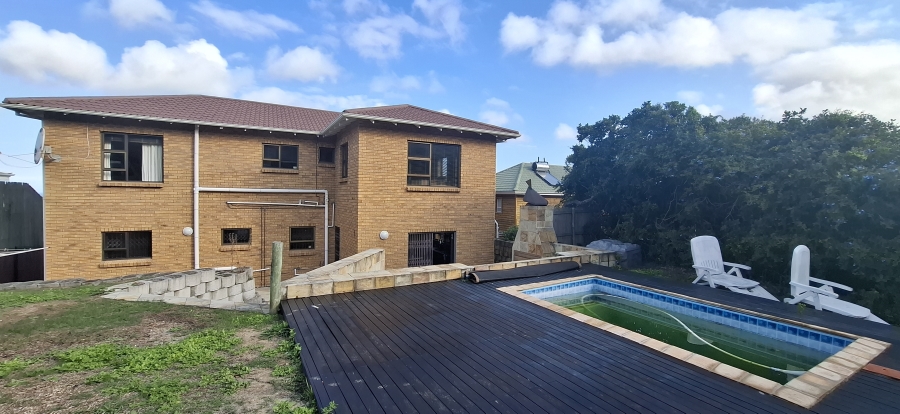 4 Bedroom Property for Sale in Blue Horizon Bay Eastern Cape